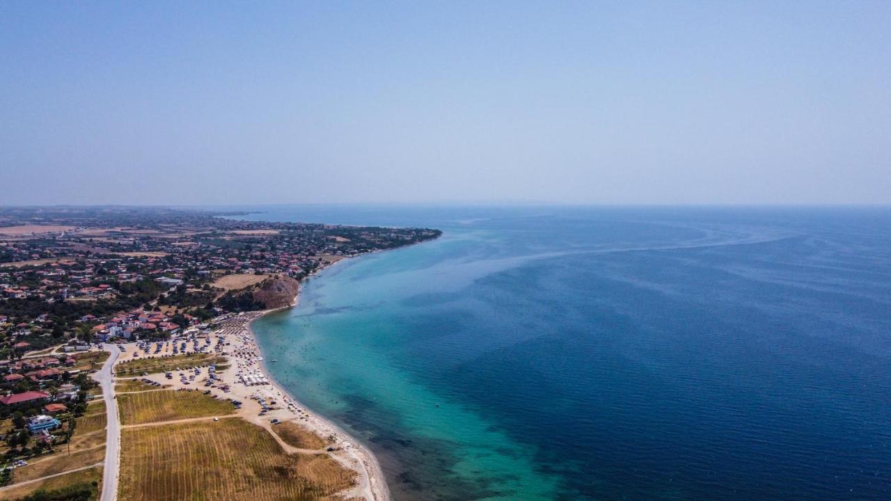 Galinis' Sea Front Studios Nea Kallikrateia Bagian luar foto